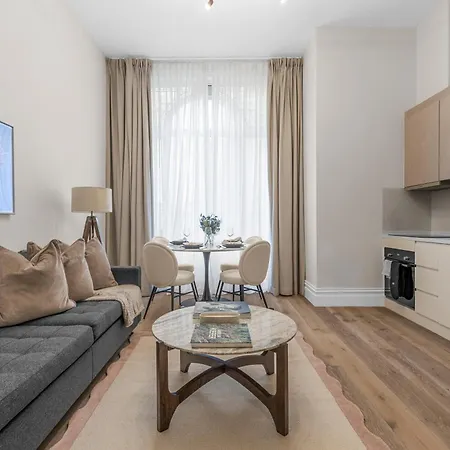 Sophisticated 2-Bed Apartment In Central London